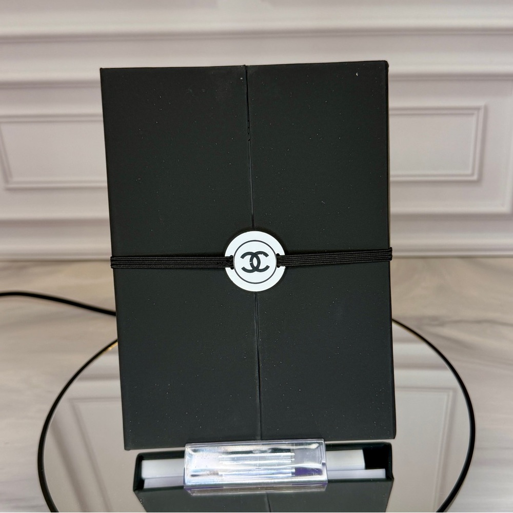 CHANEL Mini Notepad & Post-It Notes Set | Brand New in Package - Picture 2 of 3
